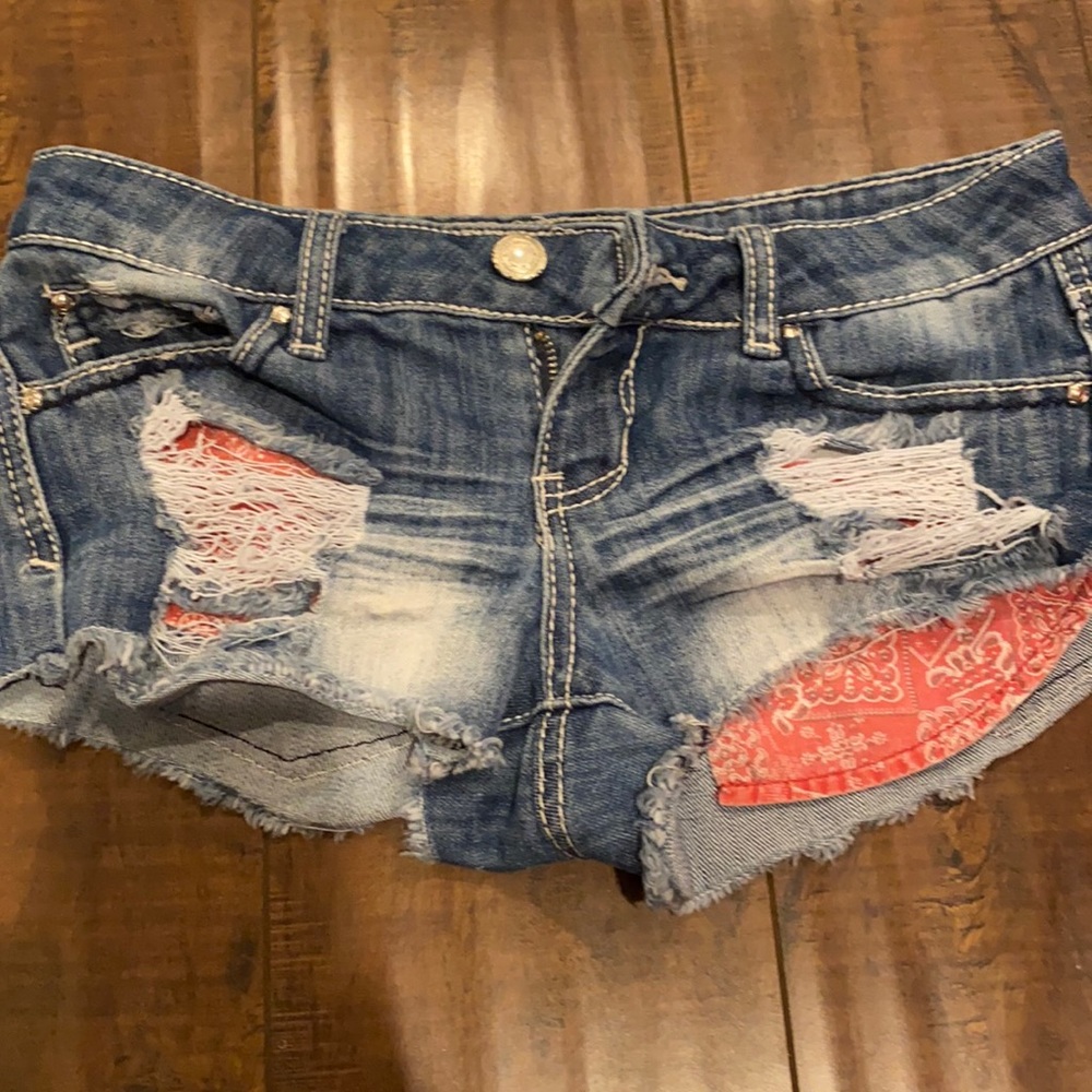 Short jean shorts